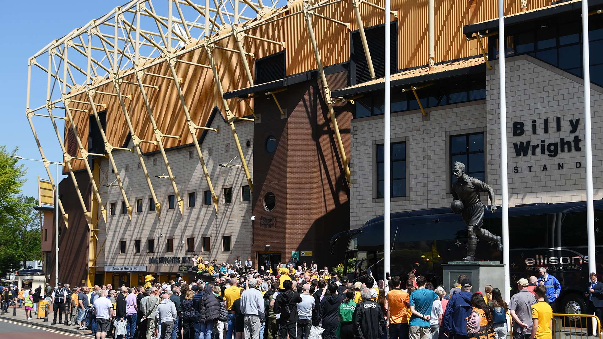 屡次捍卫自 屡次捍卫自